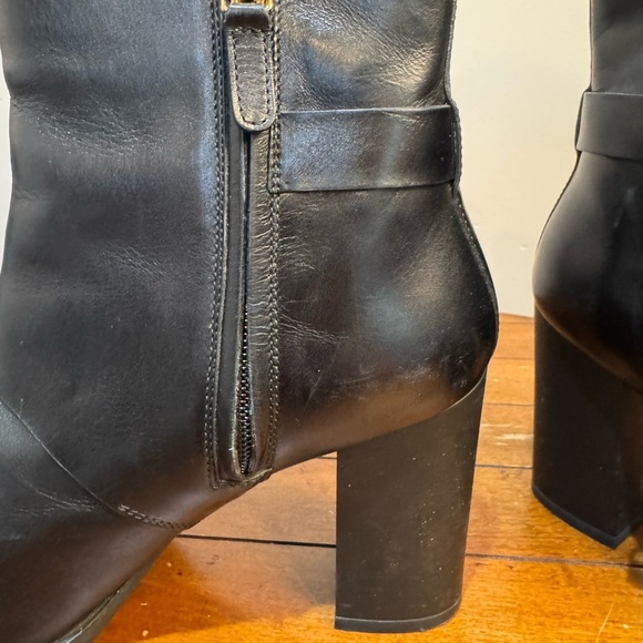 TOD'S Gomma Ankle Leather Boots Black Gold Buckle Sz EU40 - Picture 9 of 16